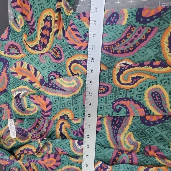 Vintage 70s Mod Green Whimsical Paisley Button Down Neck Tie Blouse Size Large - Picture 8 of 9